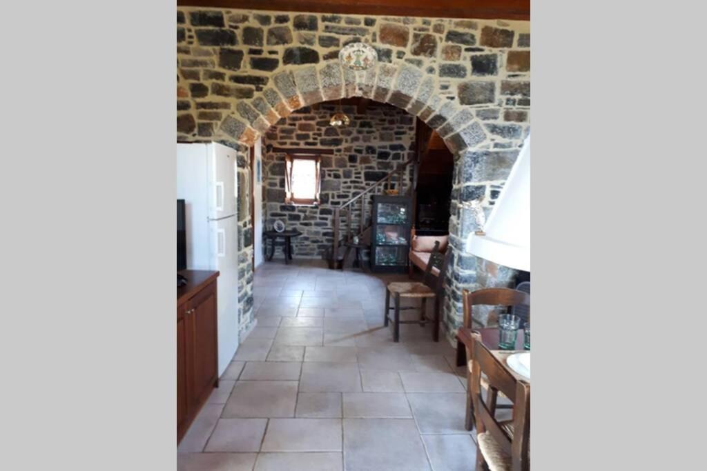 Traditional Stone House By The Sea... Kapetaniana Экстерьер фото