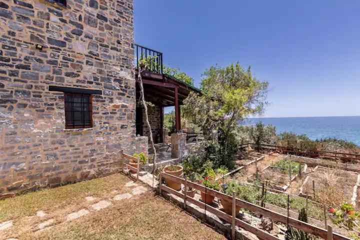 Traditional Stone House By The Sea... Kapetaniana Экстерьер фото