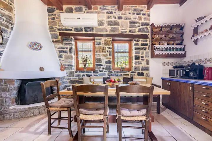 Traditional Stone House By The Sea... Kapetaniana Экстерьер фото